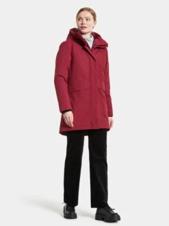 DIDRIKSONS Manteaux Dhiver Manteau D’hiver CAJSA Femme Rouge Sang -Sportamore 5b5f7df6ba9a05fb6141a9a48c4a6eea