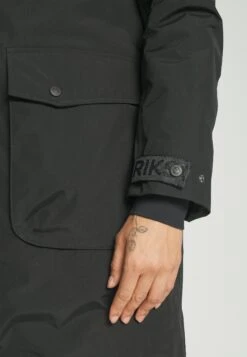 DIDRIKSONS Ilsa - Parka - Black -Sportamore a16f138a3daa40eb9ae44a601859bb52