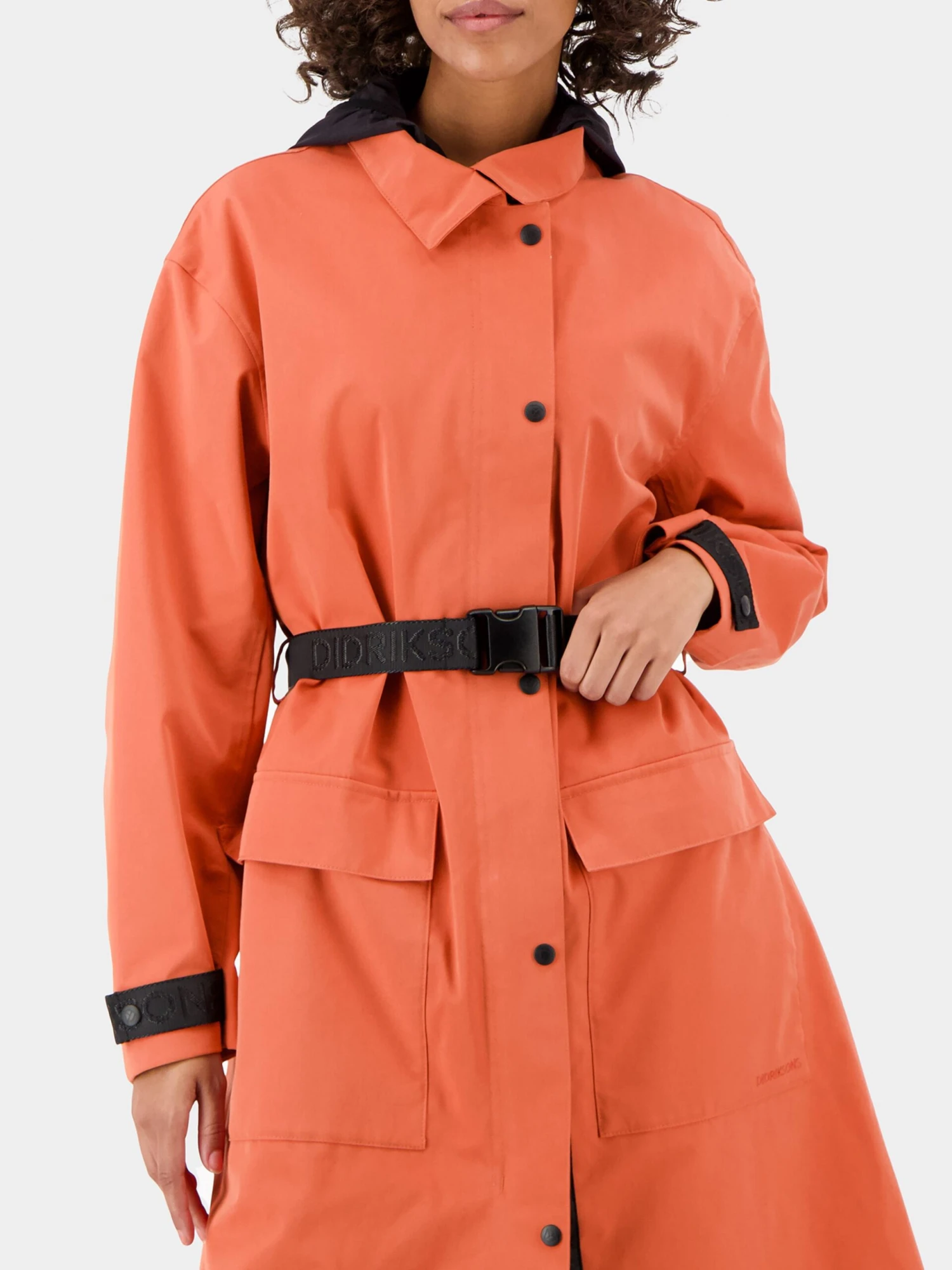 DIDRIKSONS Manteaux De Pluie Manteau Fonctionnel MIRA Femme Rouge 7 DIDRIKSONS Manteaux De Pluie Manteau Fonctionnel MIRA Femme Rouge – Image 5